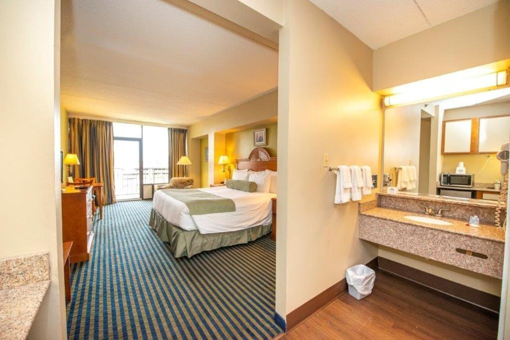 Days Inn By Wyndham Virginia Beach At The Beach Bagian luar foto