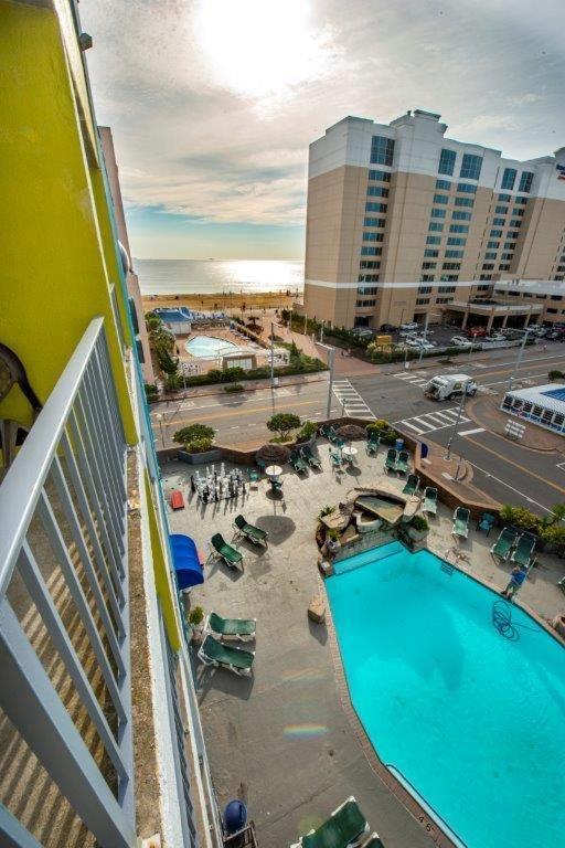 Days Inn By Wyndham Virginia Beach At The Beach Bagian luar foto