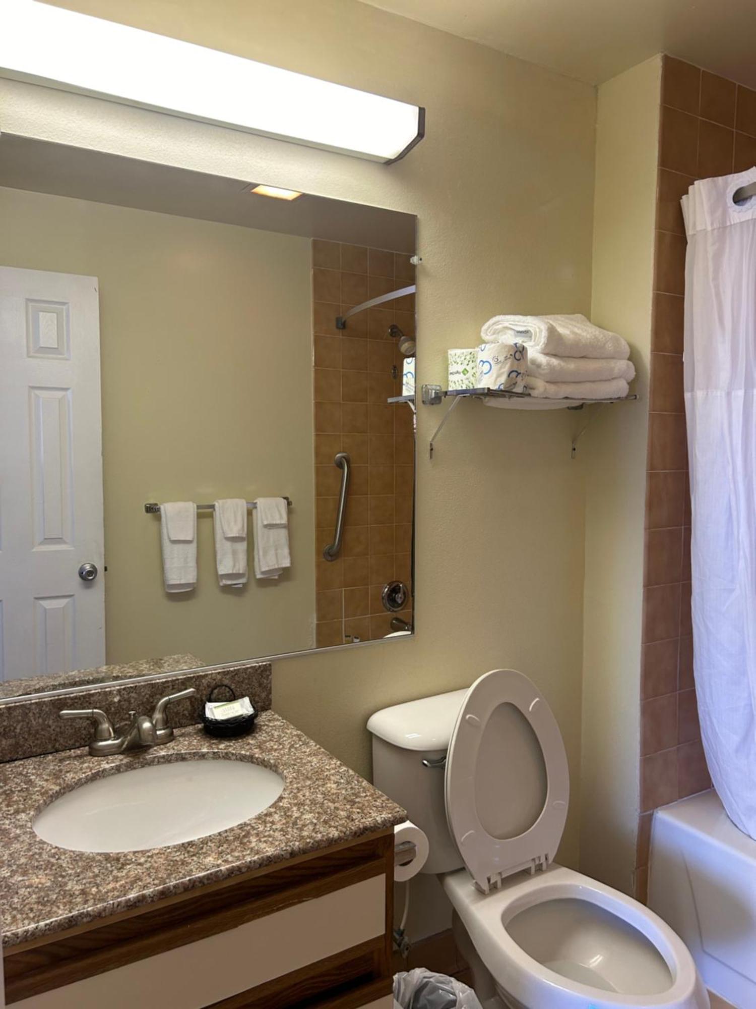 Days Inn By Wyndham Virginia Beach At The Beach Bagian luar foto